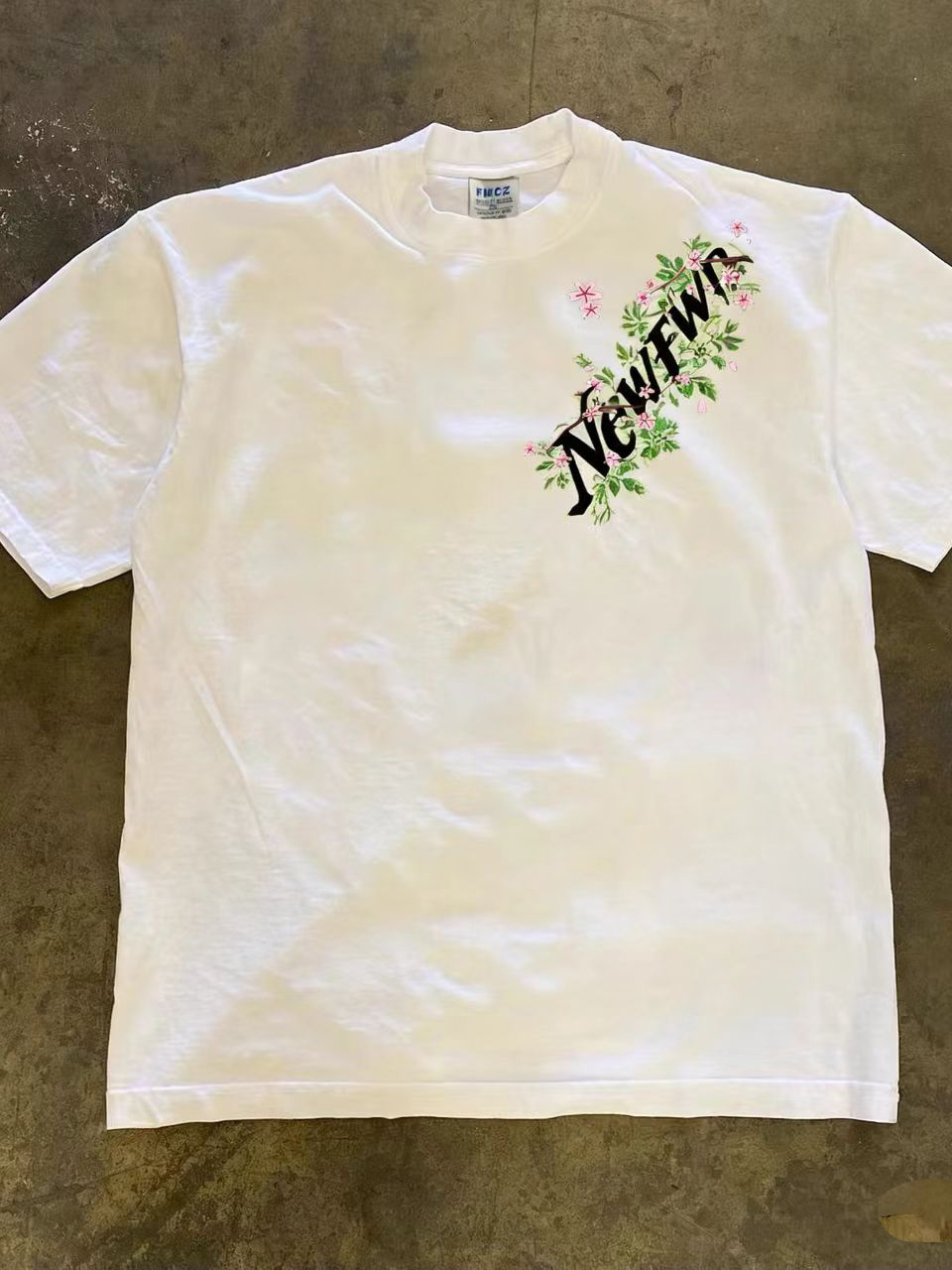 Amerikanischer Stil, Blumendru – Streetwear Brand Flower Bewertung und Preis